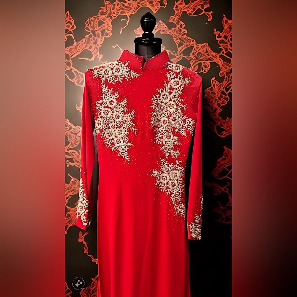 Traditional Vietnamese Dress / Ao Dai